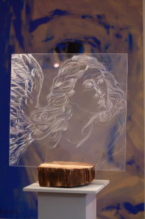 “Verlorene Angel” Gravur auf Plexiglas, 50 x 50 cm, 2015